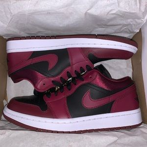 Woman’s air Jordan 1 low SE